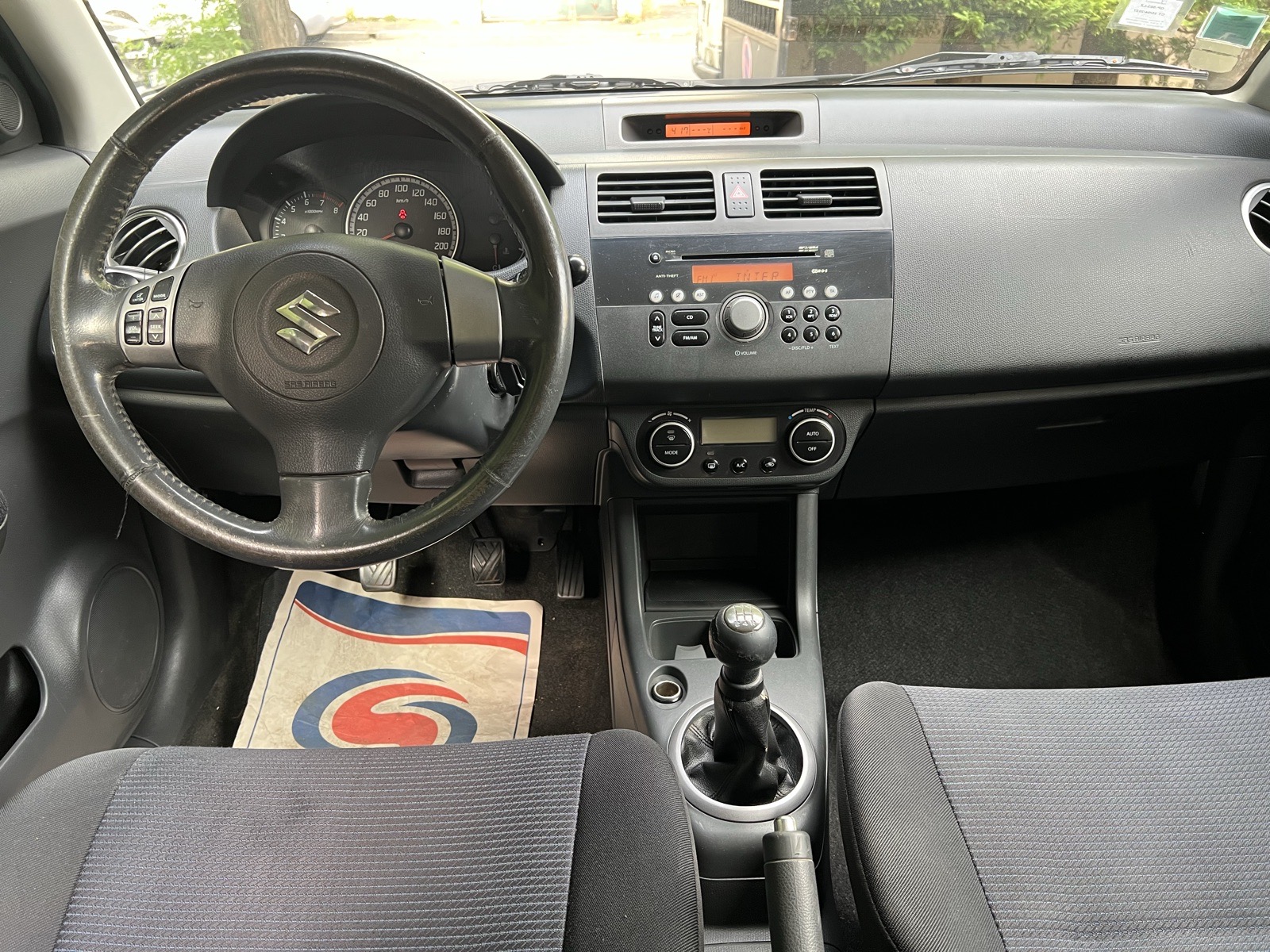 Suzuki Swift — photo 7