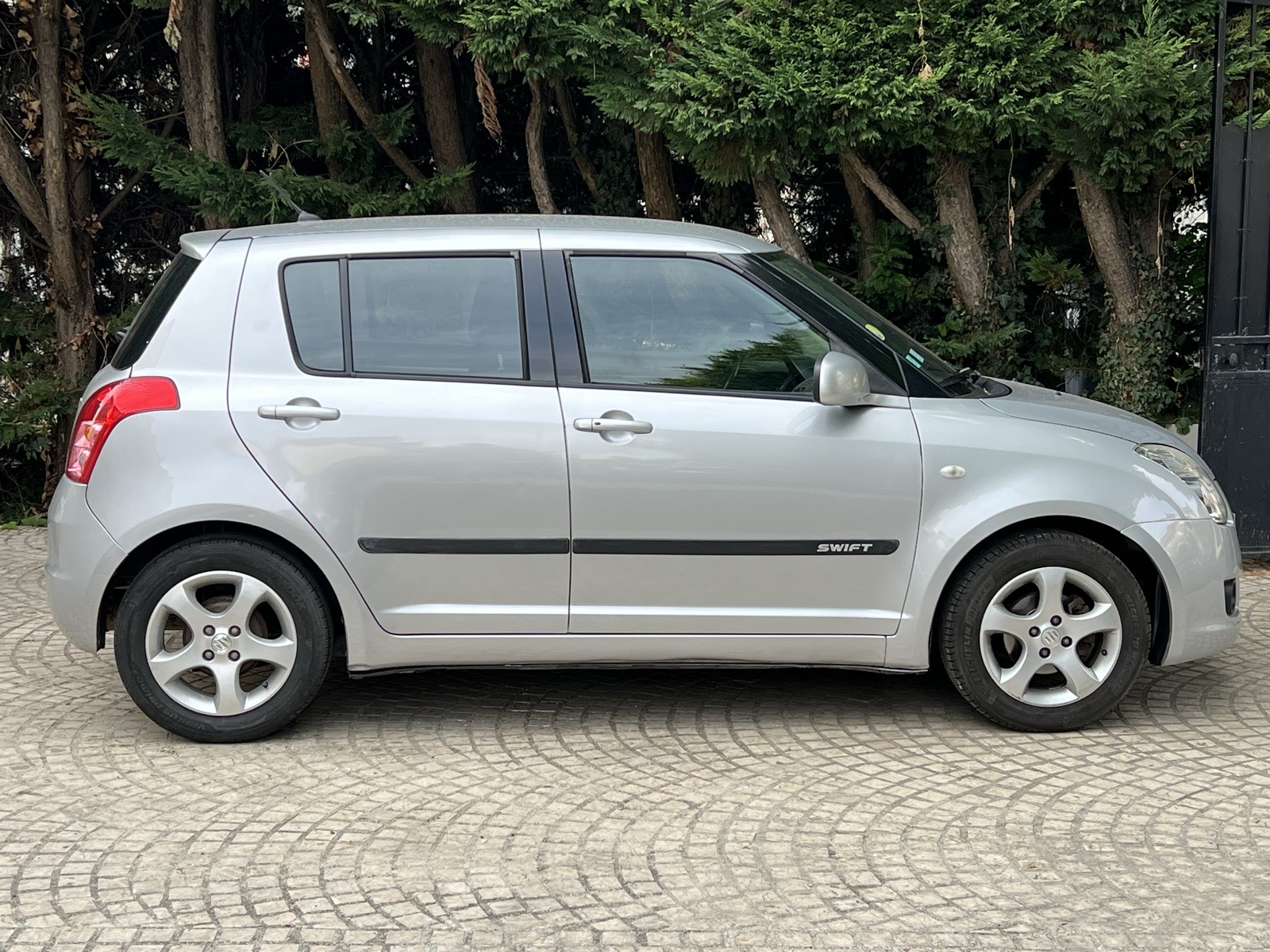 Suzuki Swift — photo 2