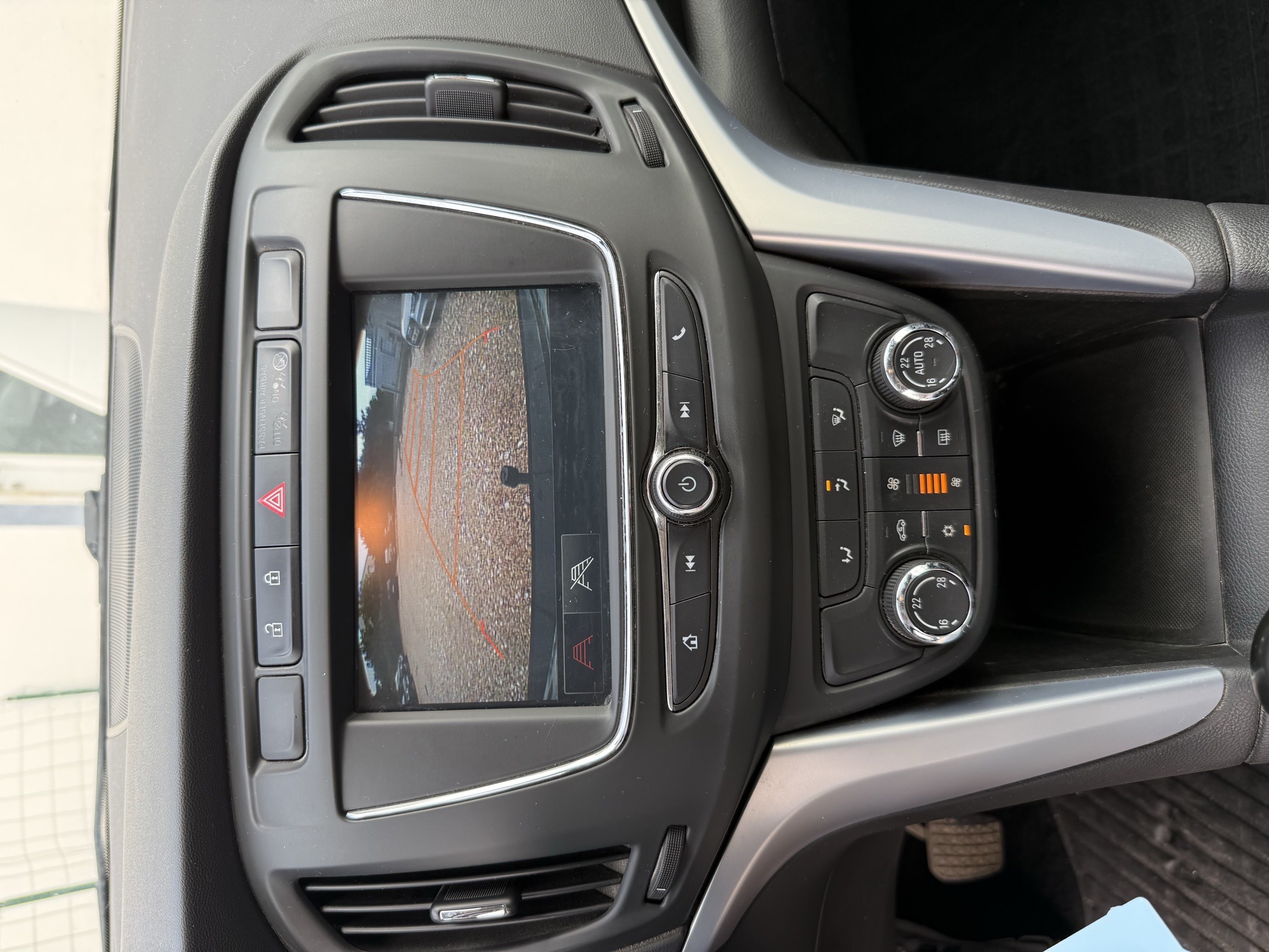 Opel Zafira — photo 8