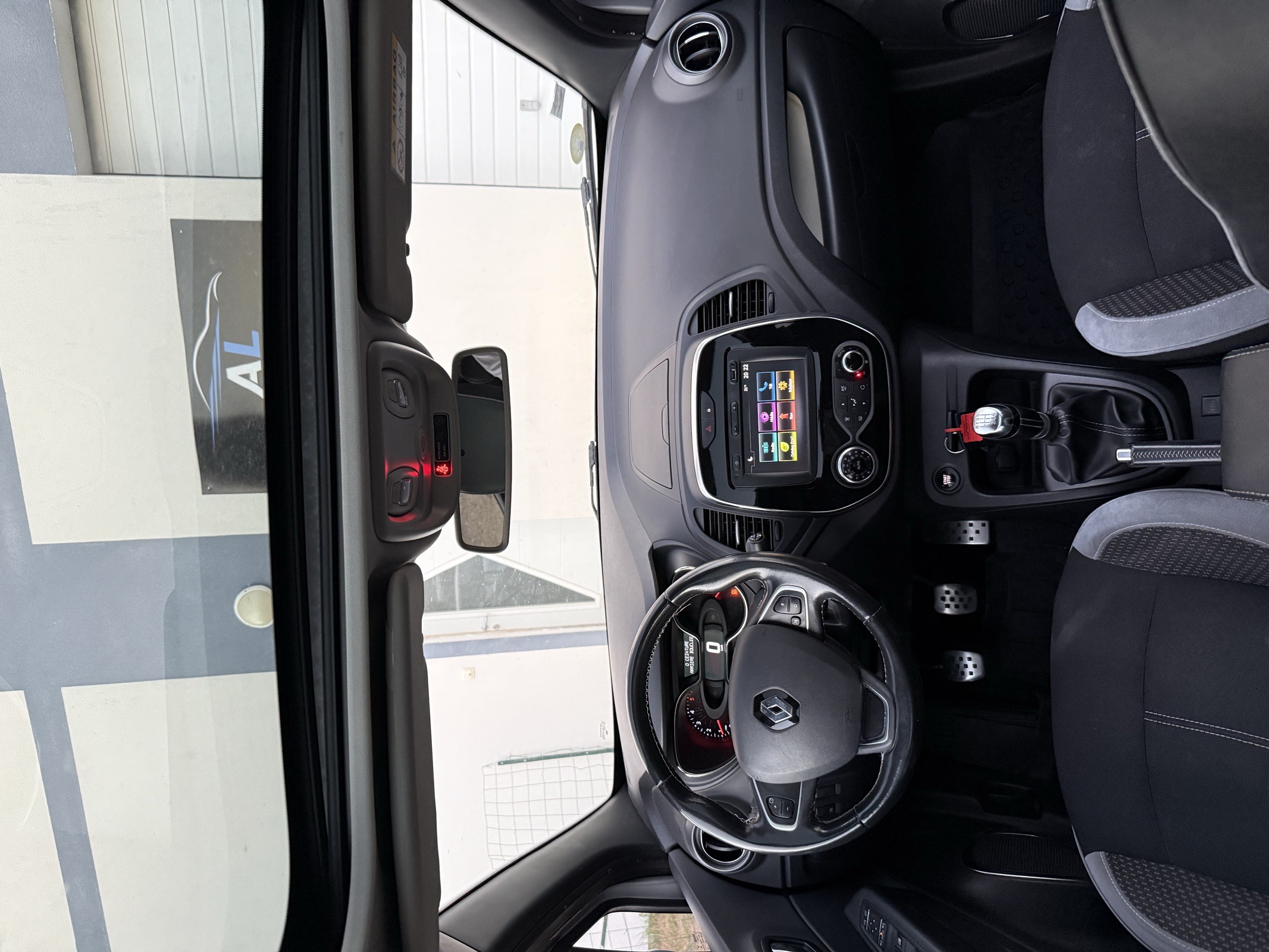 Renault Captur — photo 5