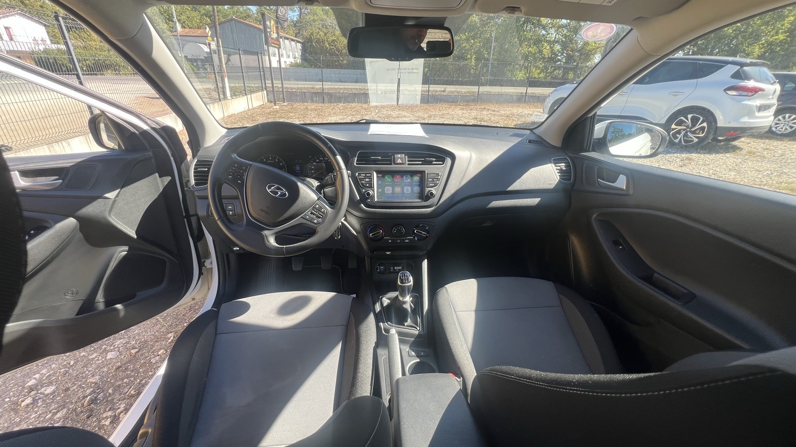 Hyundai i20 — photo 7