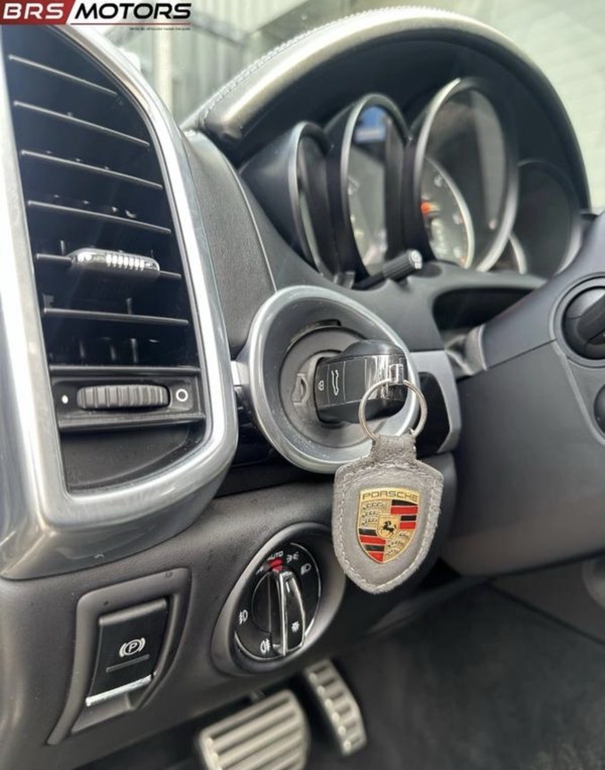 Porsche Cayenne — photo 5