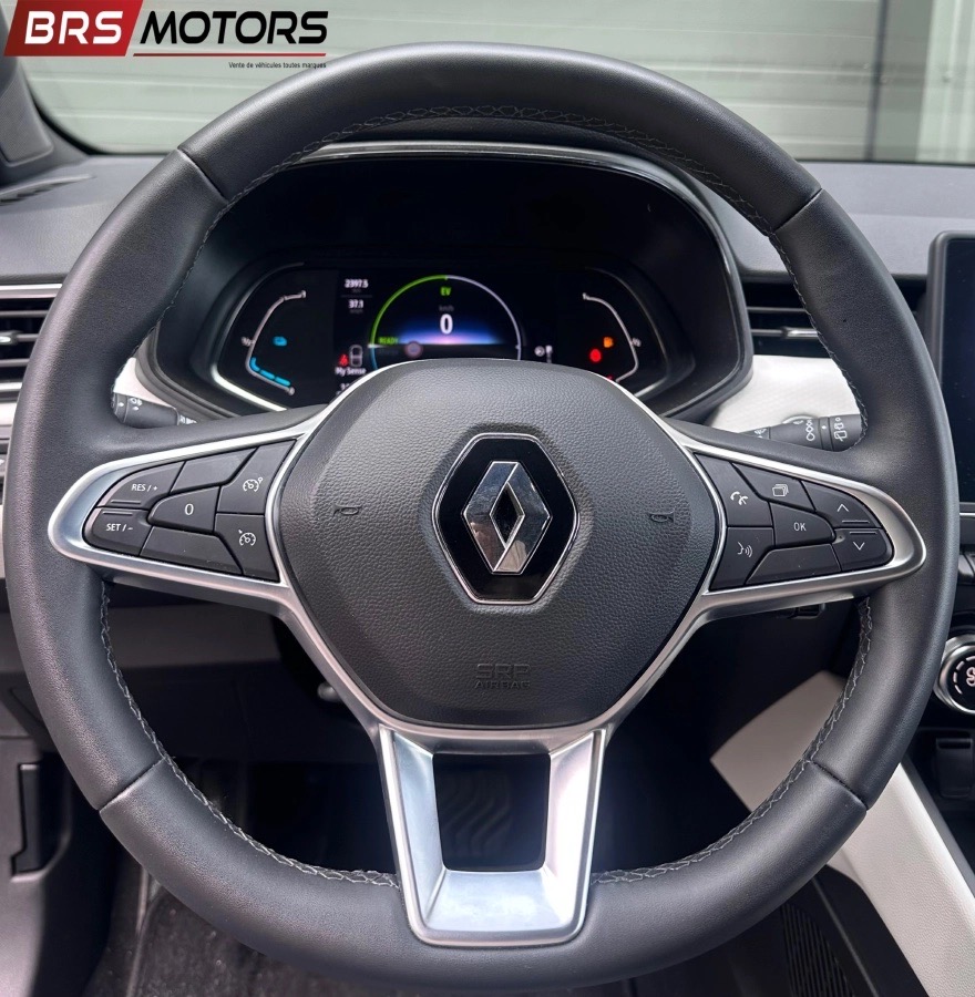 Renault Clio — photo 10