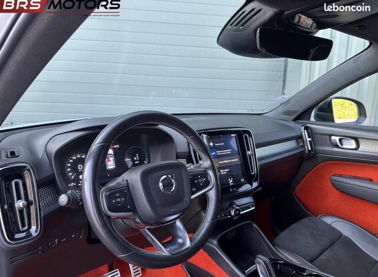 Volvo XC40 — photo 3