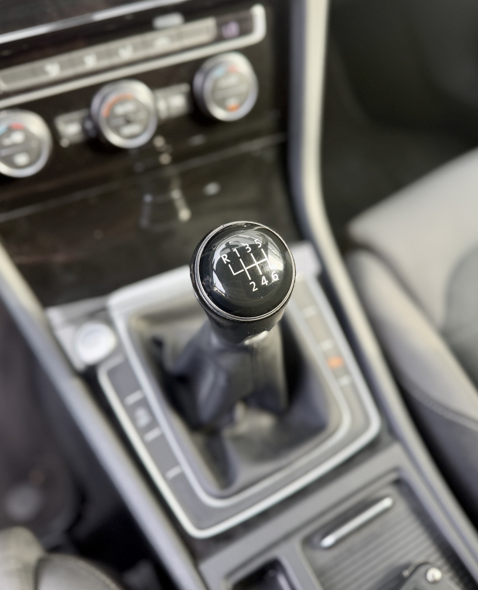 Volkswagen Golf — photo 10
