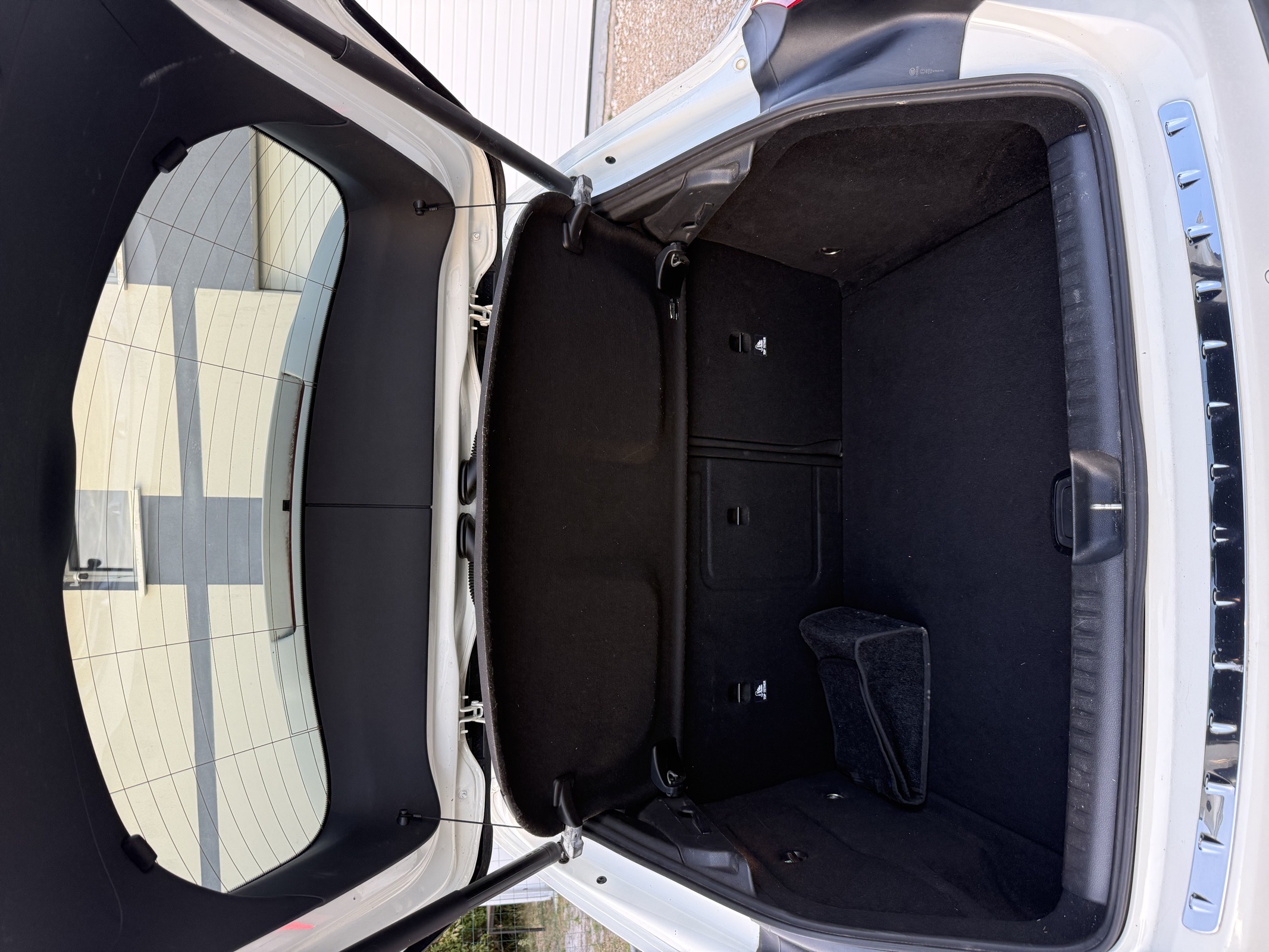 Mercedes-Benz GLA — photo 10