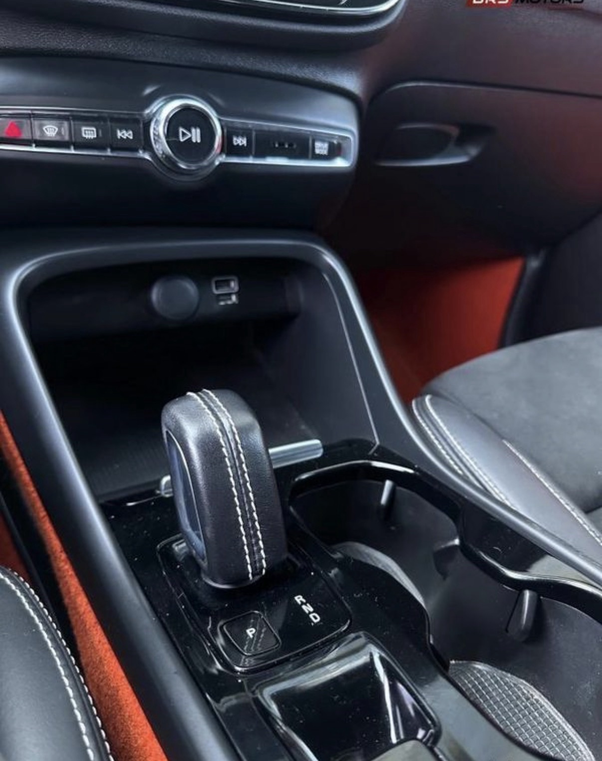 Volvo XC40 — photo 7