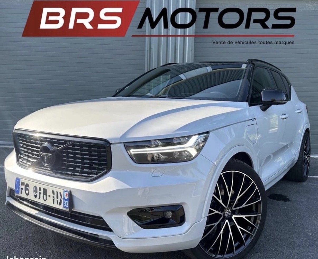 Volvo XC40 — photo 2