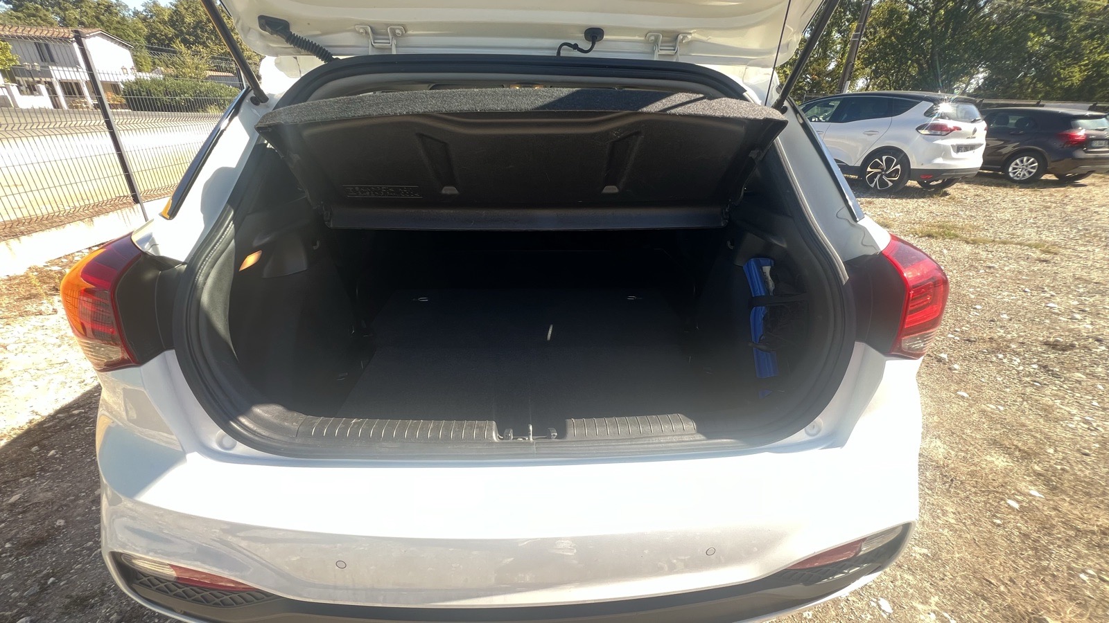 Hyundai i20 — photo 9