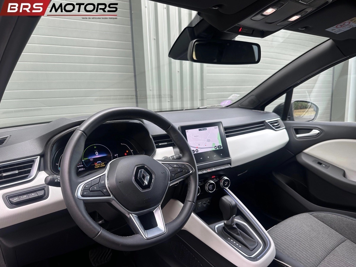 Renault Clio — photo 3